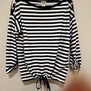 Large Anne Klein top